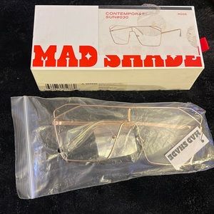 NWT Sun Shade Sunglasses Rose Gold Color Contemporary Fashion Trend Accessory